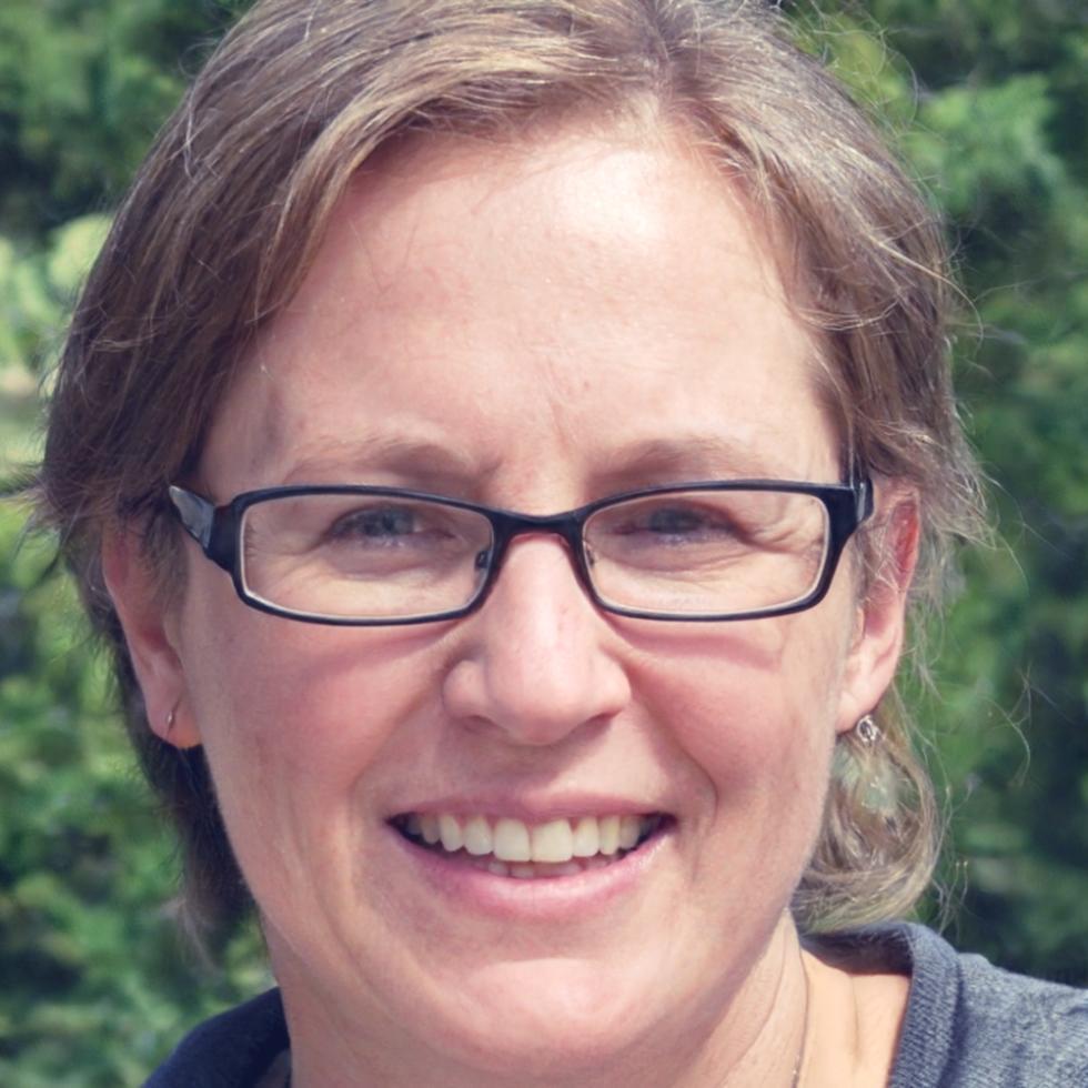 Лара Островська